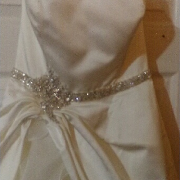 Wedding Dress - Picture 4 of 7